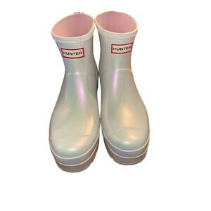 Women’s Hunter Play Short Pearl Rain Boots. Size 11